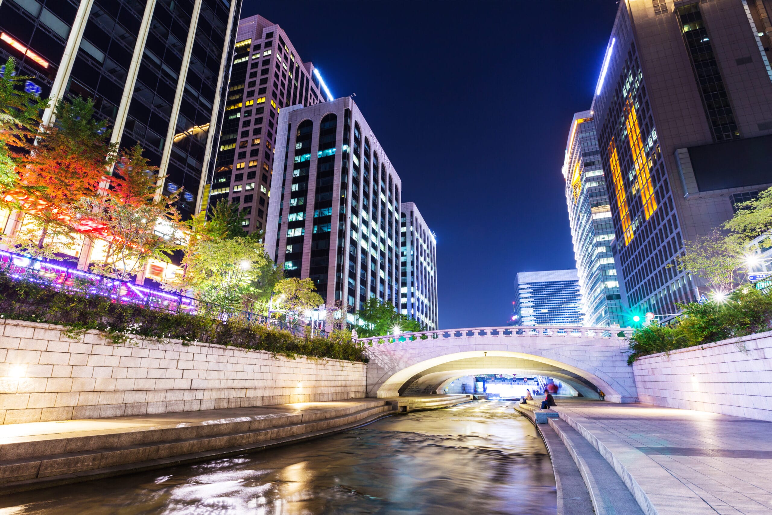 cheonggyecheon-in-seoul-city-2023-11-27-05-35-46-utc-scaled.jpg?w=2000&h=1333&scale